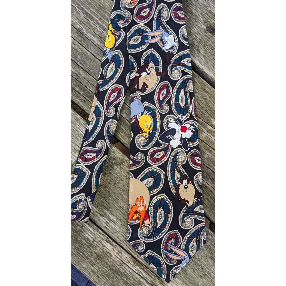 Vtg Looney Tunes Mania Silk Necktie Tie WB Paisley Taz‎ Yosemite Tweety 1994